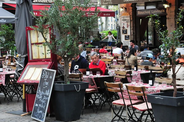 Lyon, Francia - 13 de abril 2016: restaurante — Foto de Stock