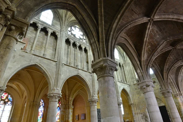 Triel sur Seine, Francia 12 de abril de 2016: Iglesia de San Martín —  Fotos de Stock