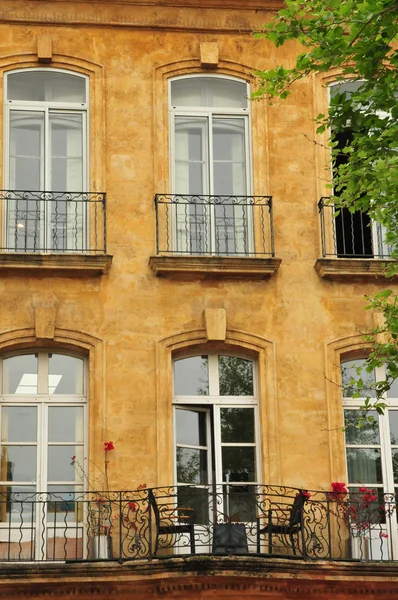 Aix en Provence, França - 21 de abril de 2016: cidade pitoresca em sp — Fotografia de Stock