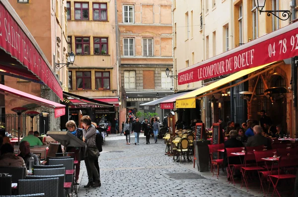 Lyon, Francia - 13 de abril 2016: restaurante —  Fotos de Stock