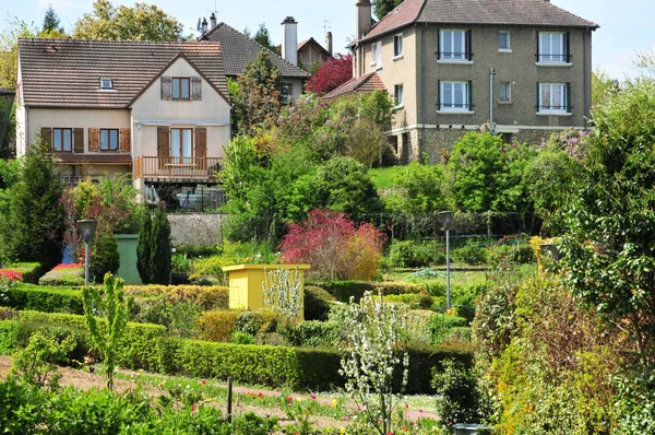 Verneuil sur Seine, França - mai 2 2016: o jardim de colocação — Fotografia de Stock