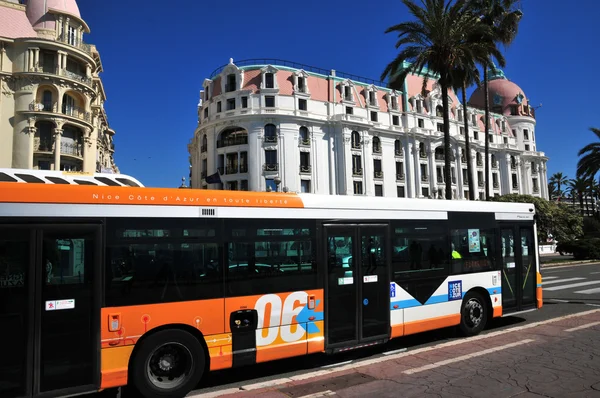 Nizza, Francia - 19 aprile 2016: la Promenade des Anglais — Foto Stock