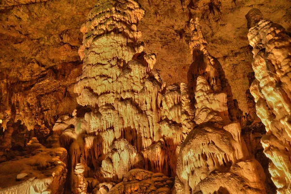 Eslovênia, caverna pitoresca e histórica de Postojna — Fotografia de Stock