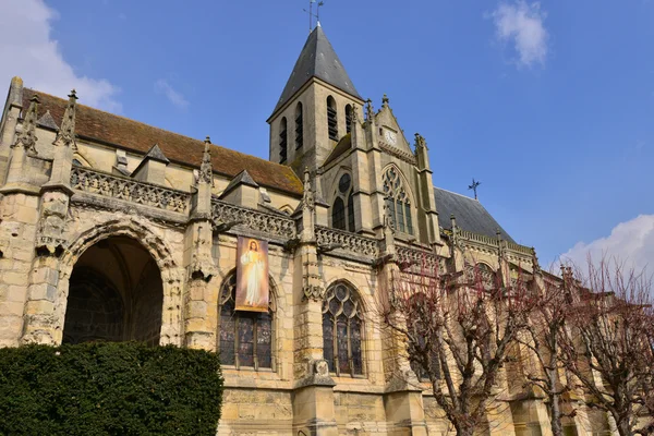 Triel sur Seine, Frankrike - mars 1 2016: kyrkan — Stockfoto