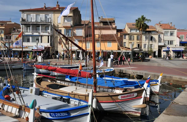 Sanary sur Mer, France - 20 апреля 2016 года: живописный город — стоковое фото