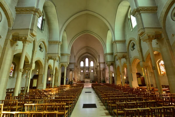 Rambouillet, Frankrike - mai 6 2016: Saint Lubin kyrka — Stockfoto