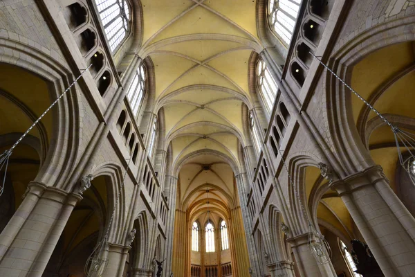 Dijon, Frankrijk - april 22 2016: kathedraal — Stockfoto