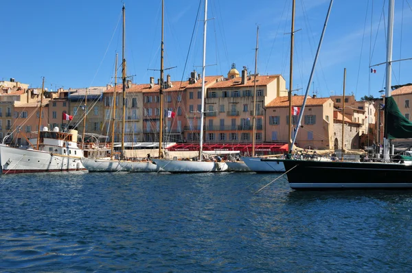 Saint Tropez; France - april 18 2016 : picturesque old city in s — Stock Photo, Image