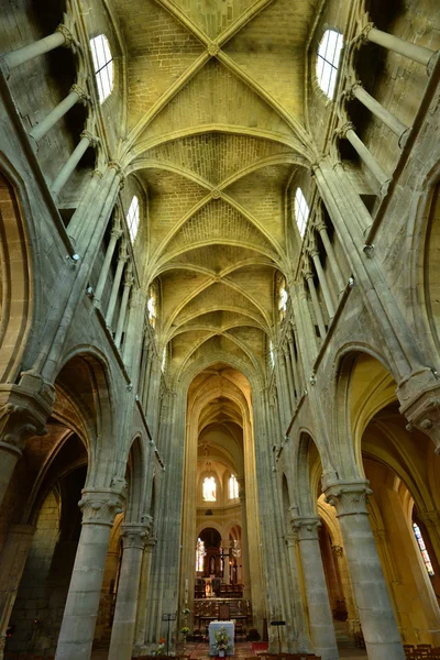 Triel sur Seine, Francia 12 de abril de 2016: Iglesia de San Martín — Foto de Stock