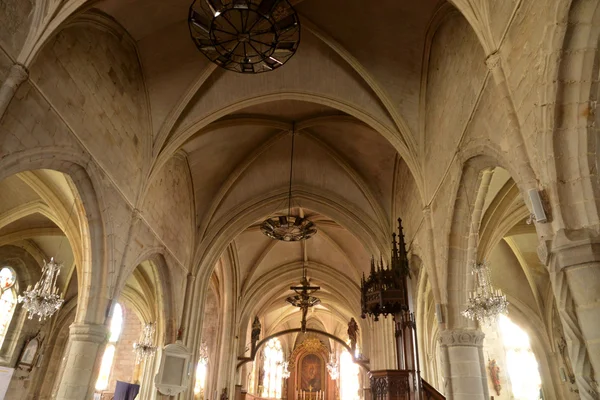 Offranville, Francia - 17 de julio de 2015: ventana de la iglesia —  Fotos de Stock