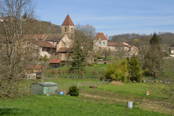 Хелогни, Франция - 8 апреля 2015 г.: живописная деревня — стоковое фото