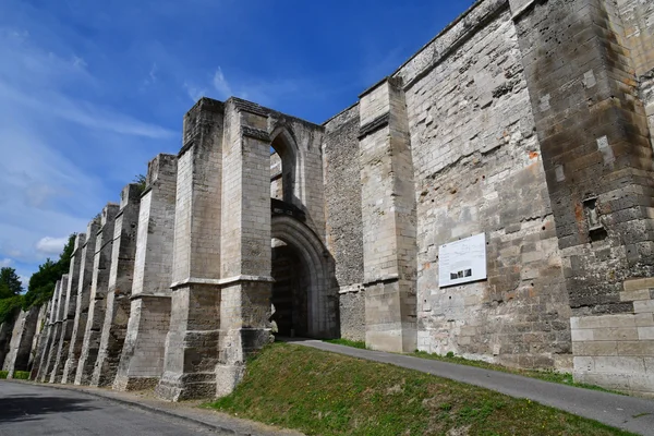 Beaumont le Roger, França - 11 de agosto de 2016: Priorado da Santíssima Trindade — Fotografia de Stock