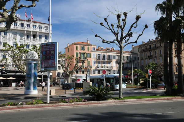 Cannes, França - 15 de abril de 2016: a pitoresca cidade — Fotografia de Stock