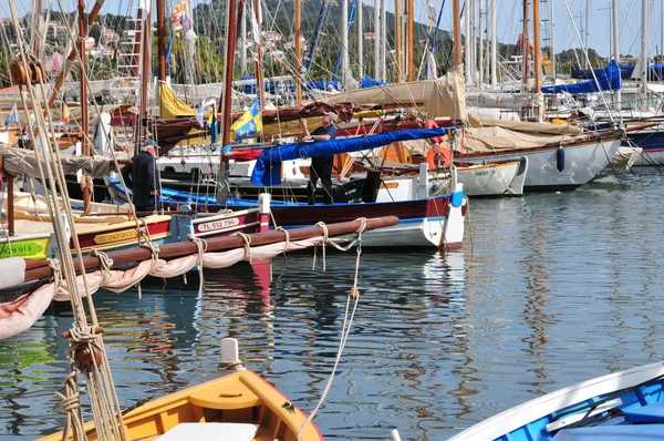 Sanary sur Mer, France - april 20 2016 : the picturesque city — Stock Photo, Image