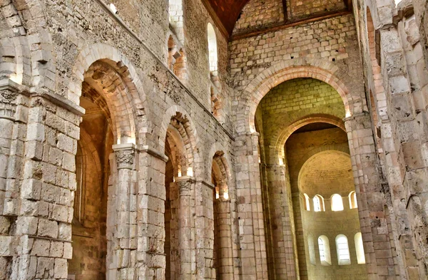 Bernay, Frankrike - augusti 11 2016: forntida abbatial kyrka — Stockfoto