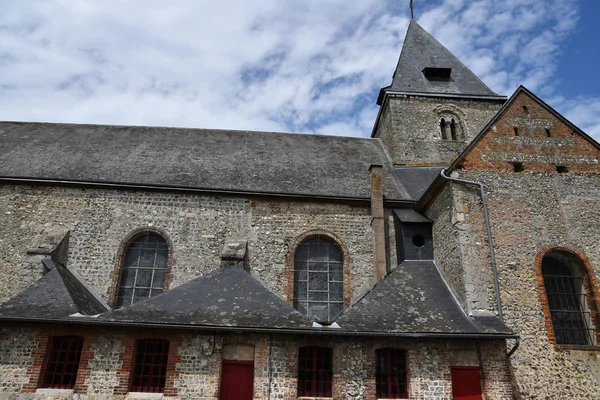 कैली, फ्रांस 23 जून 2016: सेंट मार्टिन चर्च — स्टॉक फ़ोटो, इमेज