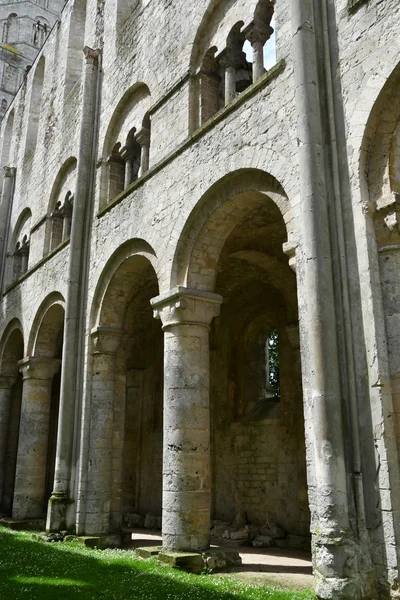 Jumieges，法国-2016 年 6 月 22 日︰ 圣皮埃尔修道院 — 图库照片