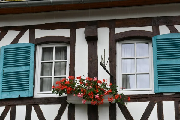 Ry, Frankreich - 23. Juni 2016: malerisches Dorf im Sommer — Stockfoto