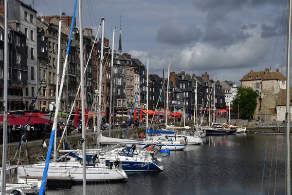 Honfleur Francja Sierpień 2020 Malownicze Miasto Lecie — Zdjęcie stockowe