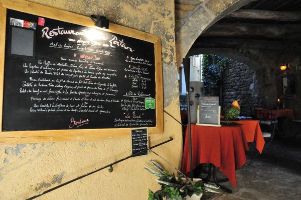 Bormes Les Mimosas Francie Duben 2016 Restaurace Staré Vesnici Jaře — Stock fotografie