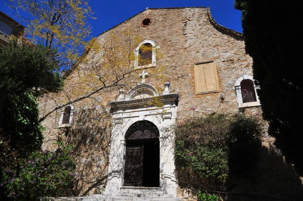 Bormes Les Mimosas Francia Aprile 2016 Pittoresca Vecchia Chiesa Primavera — Foto Stock