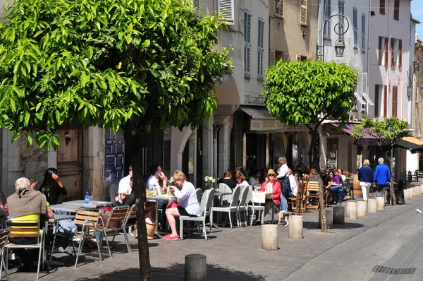 アンティーブ フランス 2016年4月15日 絵のように美しい街のバー — ストック写真