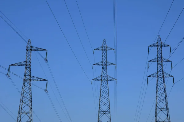 Eine Stromleitung Val Oise — Stockfoto