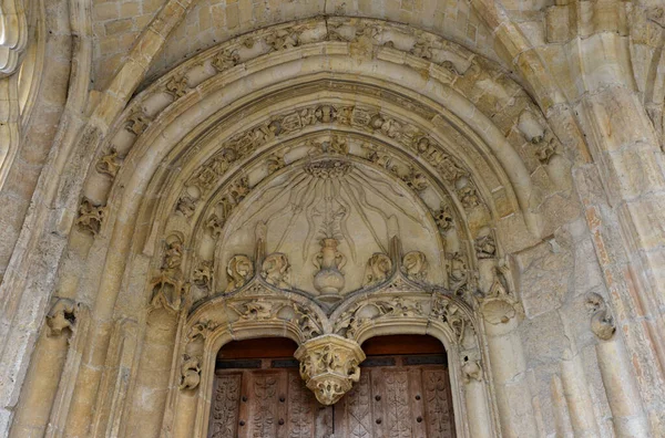 Poissy Frankrike April 2016 Den Pittoreska Kollegiala Kyrkan Våren — Stockfoto