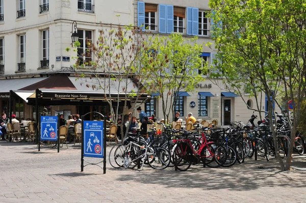 Saint Germain Laye Francja Maja 2016 Restauracja Malowniczym Centrum Miasta — Zdjęcie stockowe