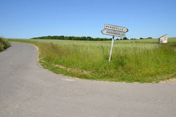 Menouville Frankreich April 2015 Die Landschaft Der Nähe Des Dorfes — Stockfoto