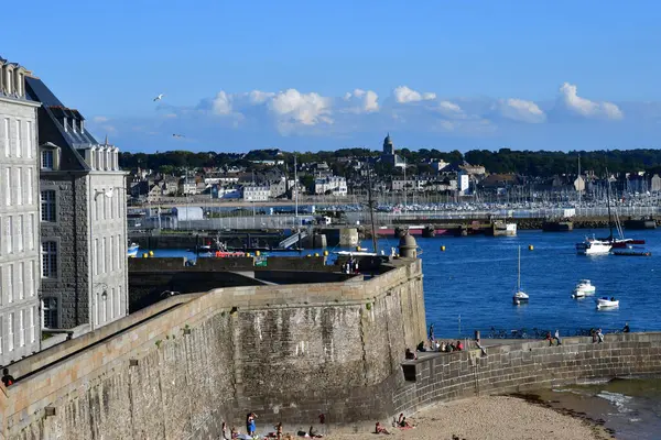 フランスのサンマロ 2020年9月7日 城壁都市のビーチ — ストック写真