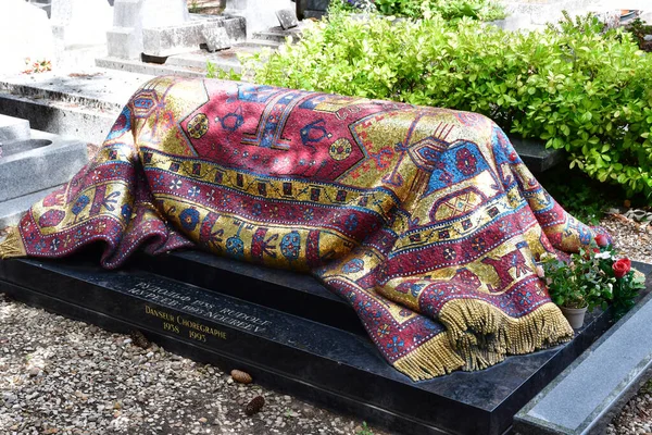 圣热内维耶夫 博伊斯 2020年8月23日 鲁道夫 努雷耶夫在俄罗斯公墓的坟墓 — 图库照片