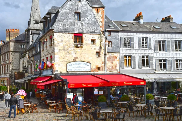 Honfleur Fransa Ağustos 2020 Şehir Merkezinde Restoran — Stok fotoğraf