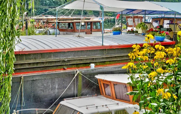 Conflans Sainte Honorine Francia Junio 2017 Barcaza Río Sena — Foto de Stock