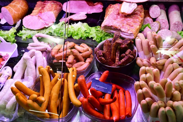 ヴェルサイユフランス 2021年2月2日 市場で肉を調理 — ストック写真