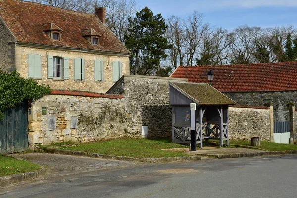 Gadancourt Francia Febrero 2021 Parada Autobús Pintoresco Centro Del Pueblo — Foto de Stock