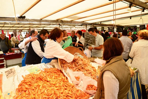 Saint Germain Laye França Abril 2017 Mercado Domingo — Fotografia de Stock