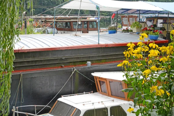 Conflans Sainte Honorine Frankrike Juni 2017 Pråm Vid Floden Seine — Stockfoto