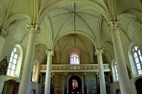 フランスサルゾー 2021年6月6日 17世紀の聖サトニン教会の胸像 — ストック写真