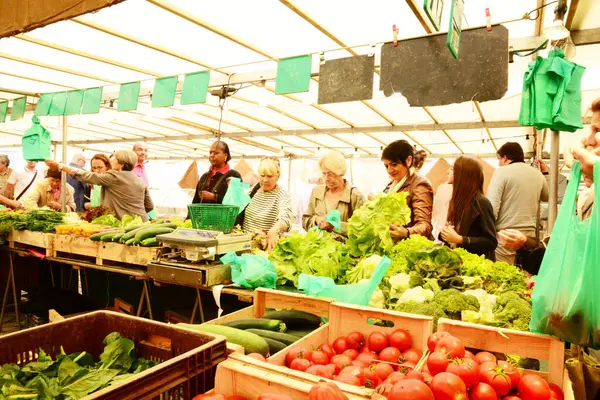 Saint Germain Laye France April 2017 Sunday Market — стокове фото