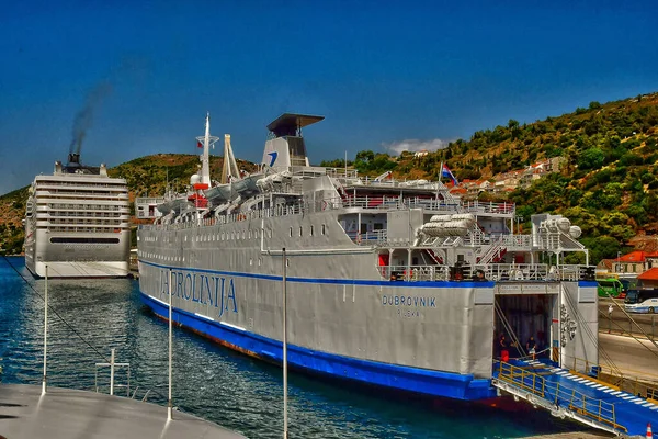 Ντουμπρόβνικ Κροατία Σεπτεμβρίου 2021 Πλοίο Στο Νέο Λιμάνι — Φωτογραφία Αρχείου