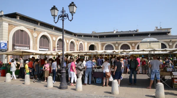 Francia, el pintoresco mercado de Versalles —  Fotos de Stock