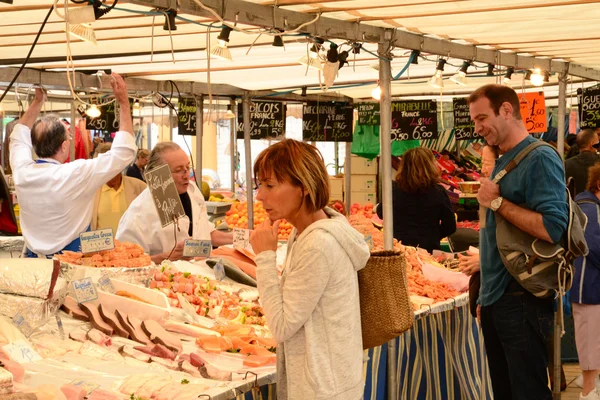 Franciaország, a festői szépségű városban saint germain en-laye — Stock Fotó