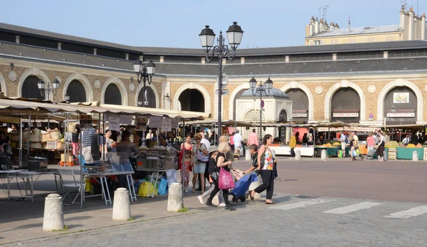 Frankrike, den pittoreska marknaden av versailles — Stockfoto