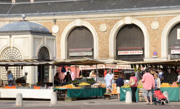 Francie, malebný trh versailles — Stock fotografie