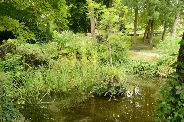 France, la ville pittoresque de Villennes sur Seine — Photo