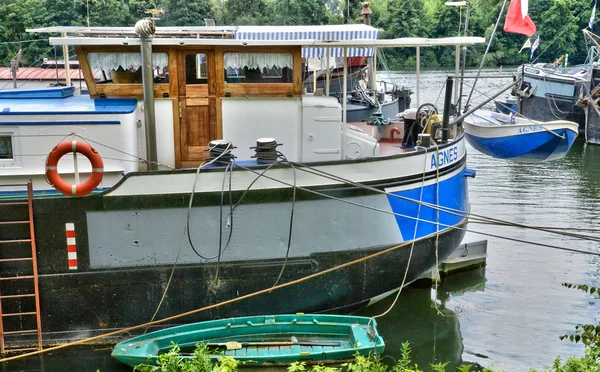 Francja, malowniczego miasta conflans sainte honorine — Zdjęcie stockowe