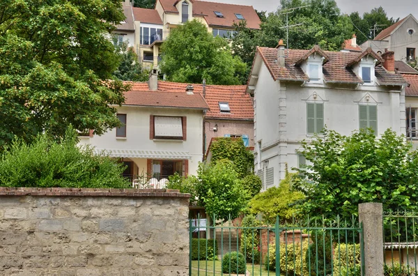 Francia, la pintoresca ciudad de Conflans Sainte Honorine — Foto de Stock