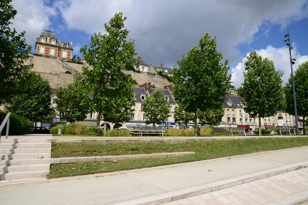 Francia, la pintoresca ciudad de Pontoise — Foto de Stock