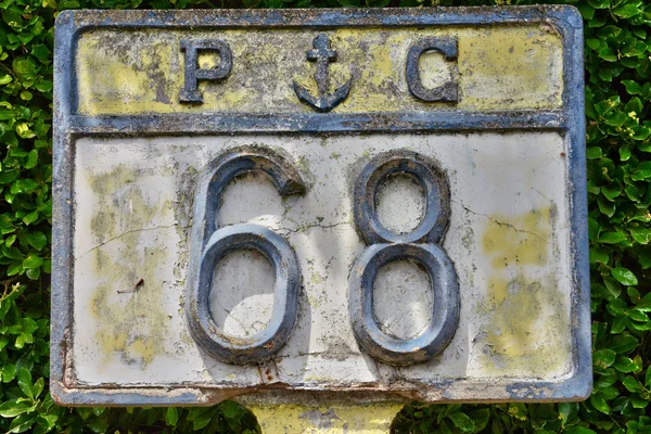 Frankreich, die malerische Stadt der Konfessionen sainte honorine — Stockfoto